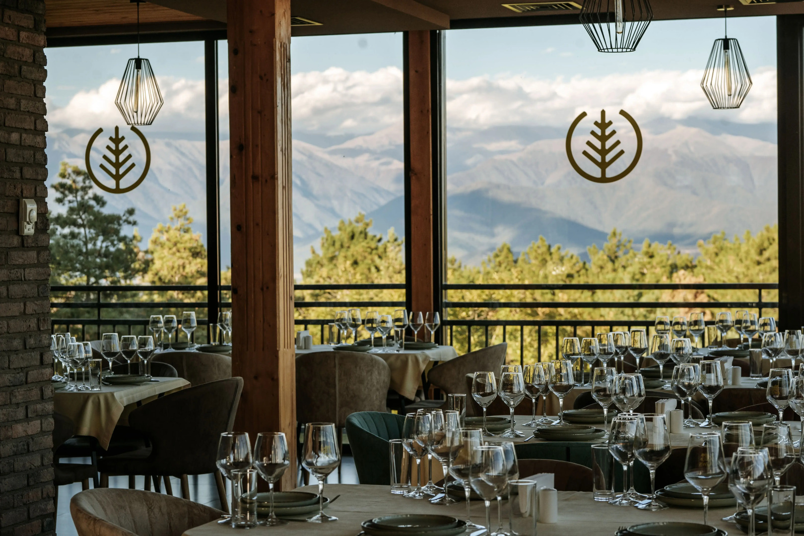 Курортный отель Zuzumbo Resort  Spa