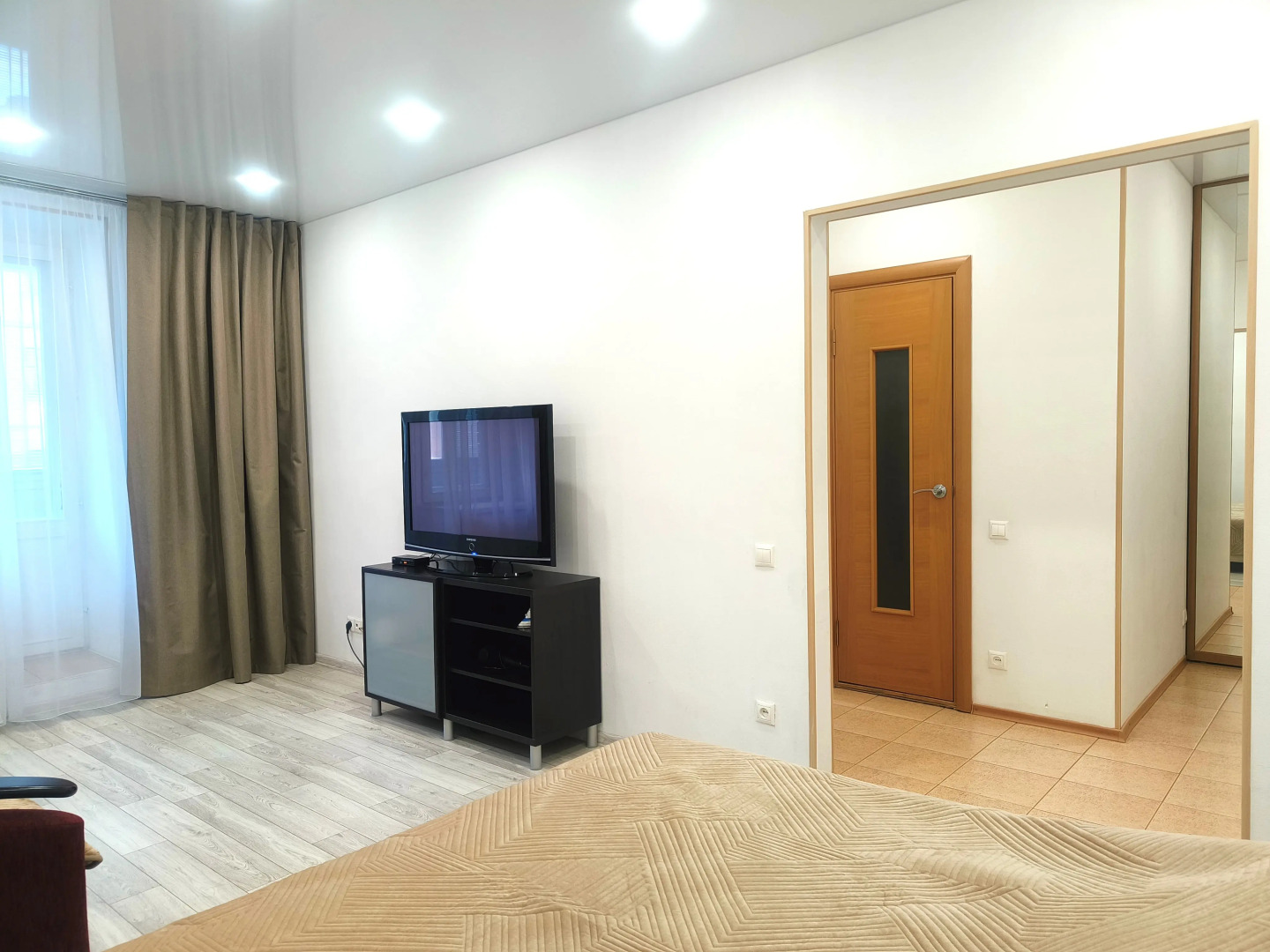 Апартаменты Grand SW apartment. Просторные апартаменты в центре города до 7 гостей