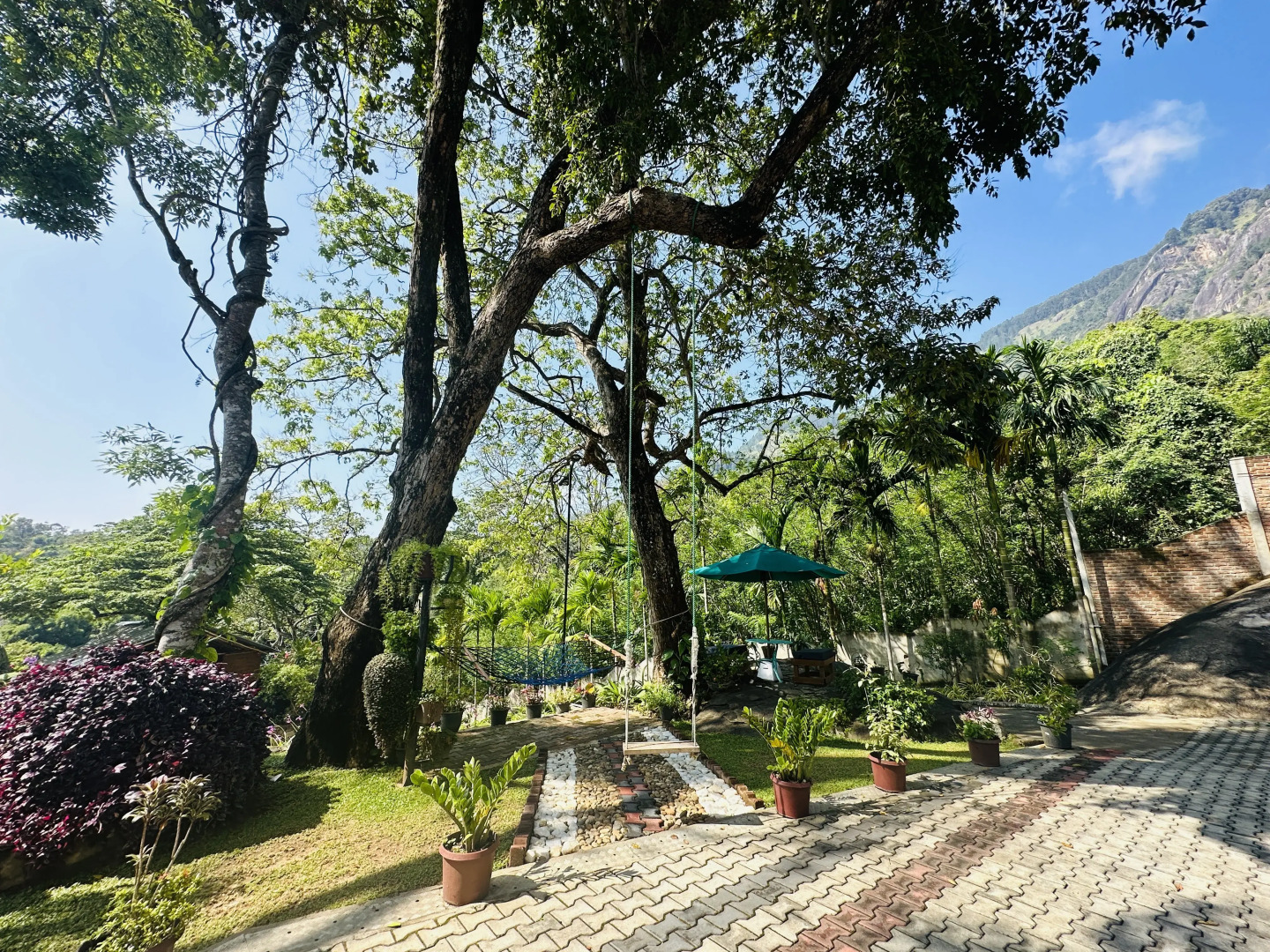 Отель Moi Ella by Dbi