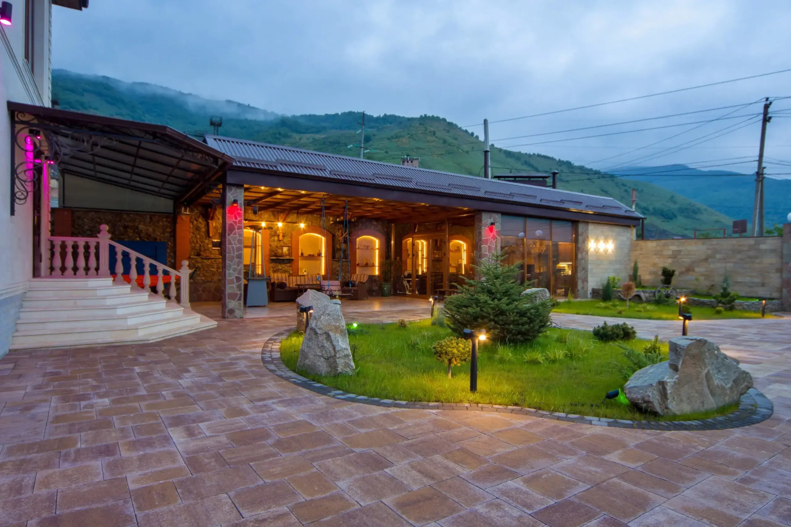 Частный Дом в Горах с Бассейном