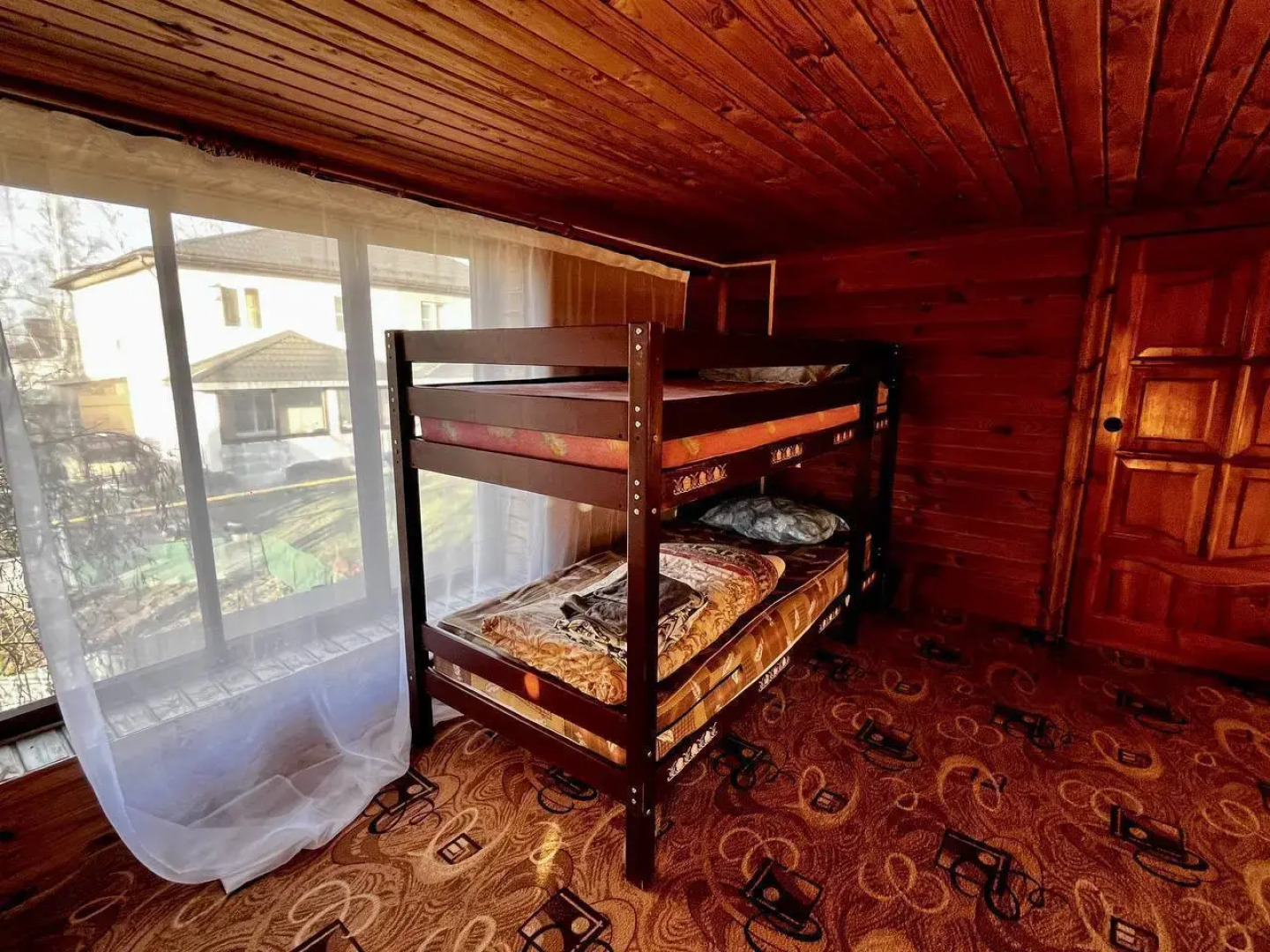 Частный дом двухэтажный на 1-й Лесной улице 1А