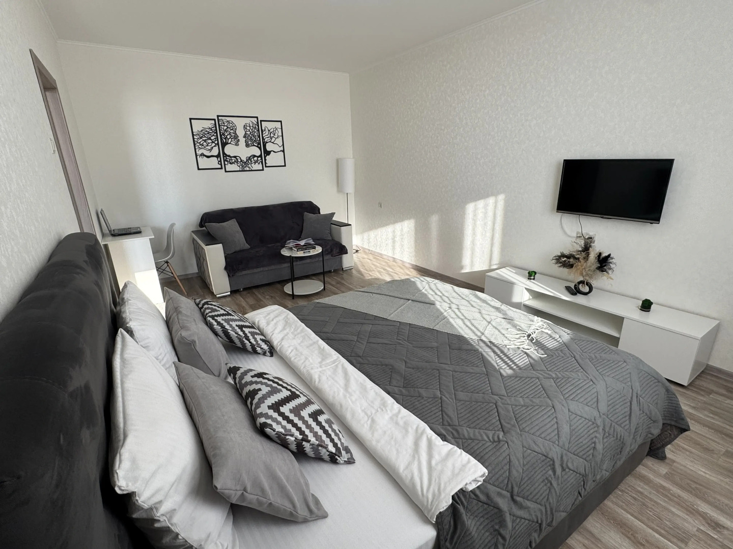 Апартаменты Ассорти на 12 Этаже с Потрясающим Видом на Реку Обь