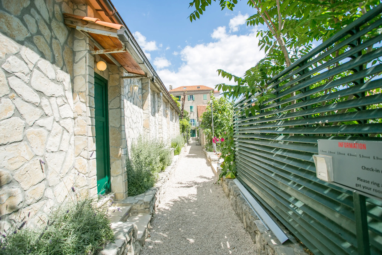 Отель Garden Hotel