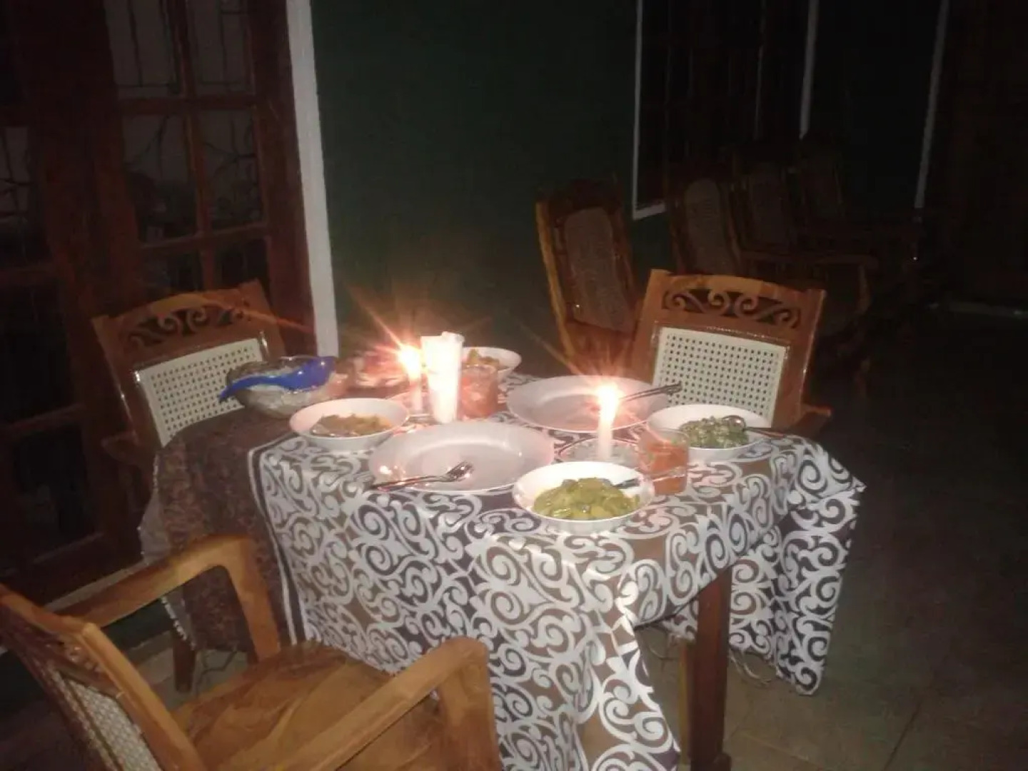 Отель The Lake Breeze