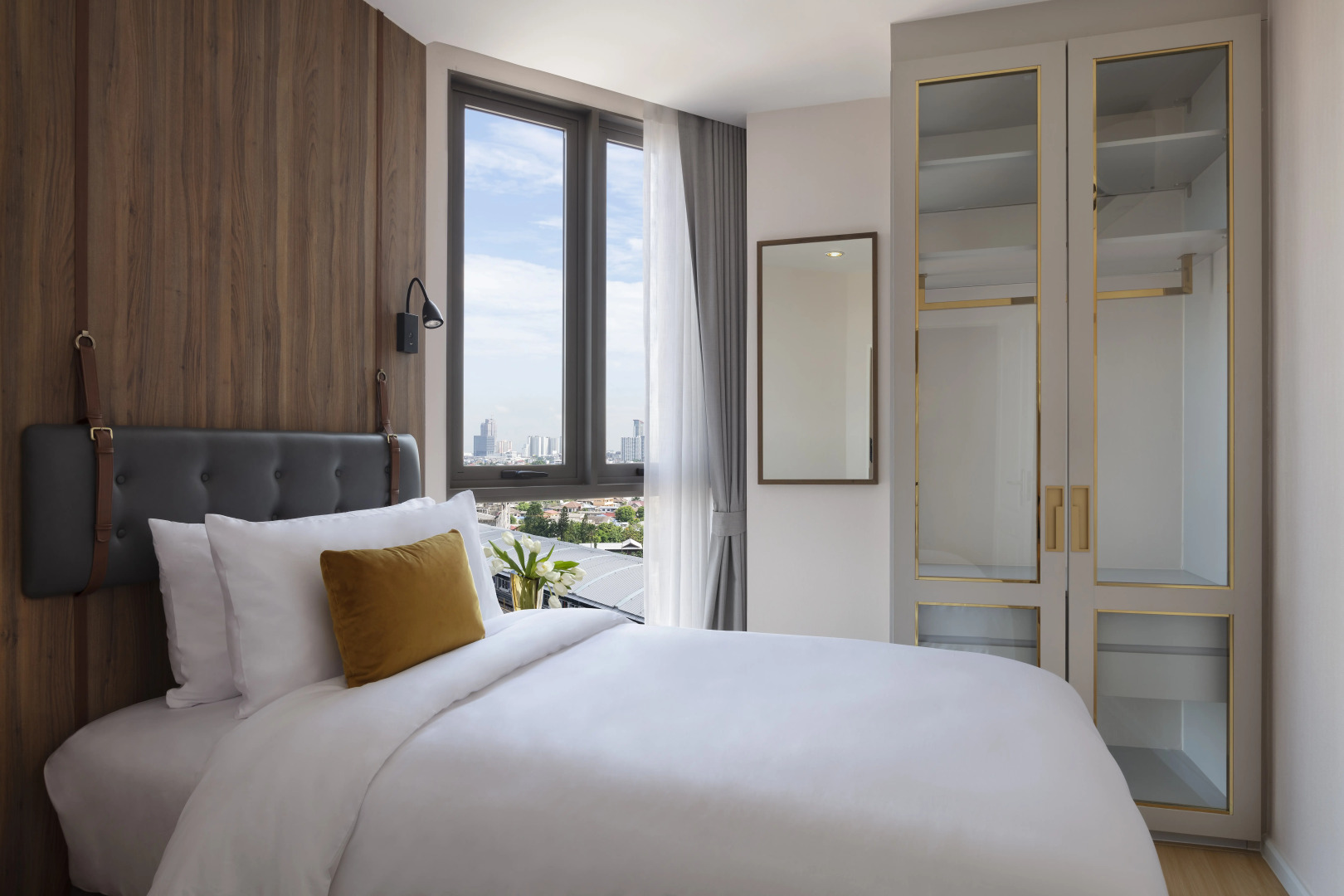 Отель Oakwood Suites Tiwanon Bangkok