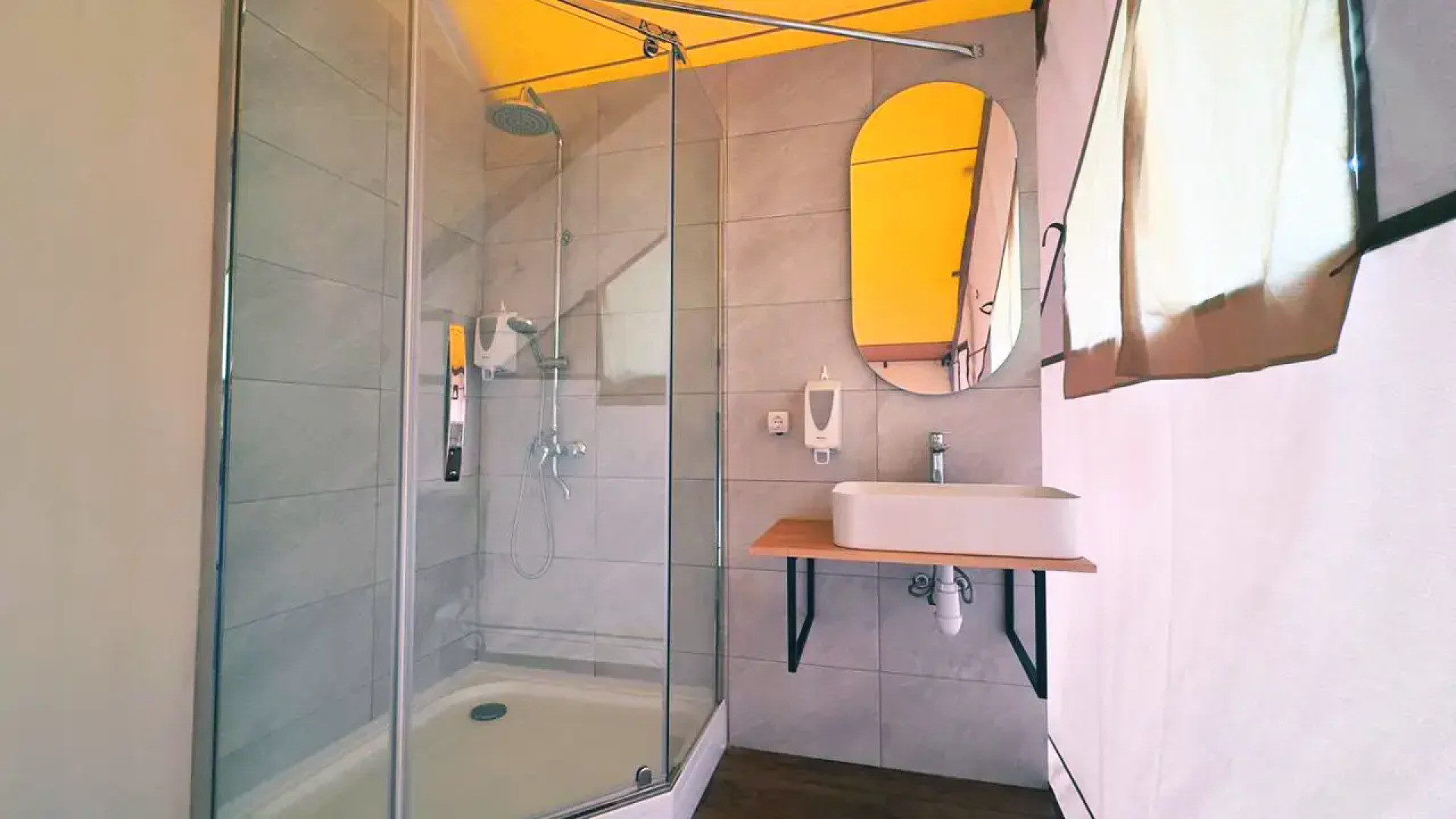 Коттедж Caspian Camp