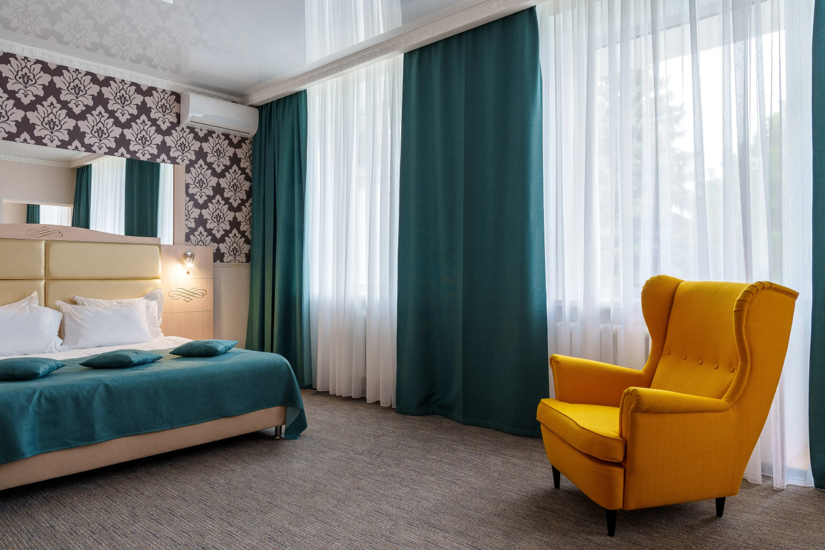 Отель Cronwell Park Ника