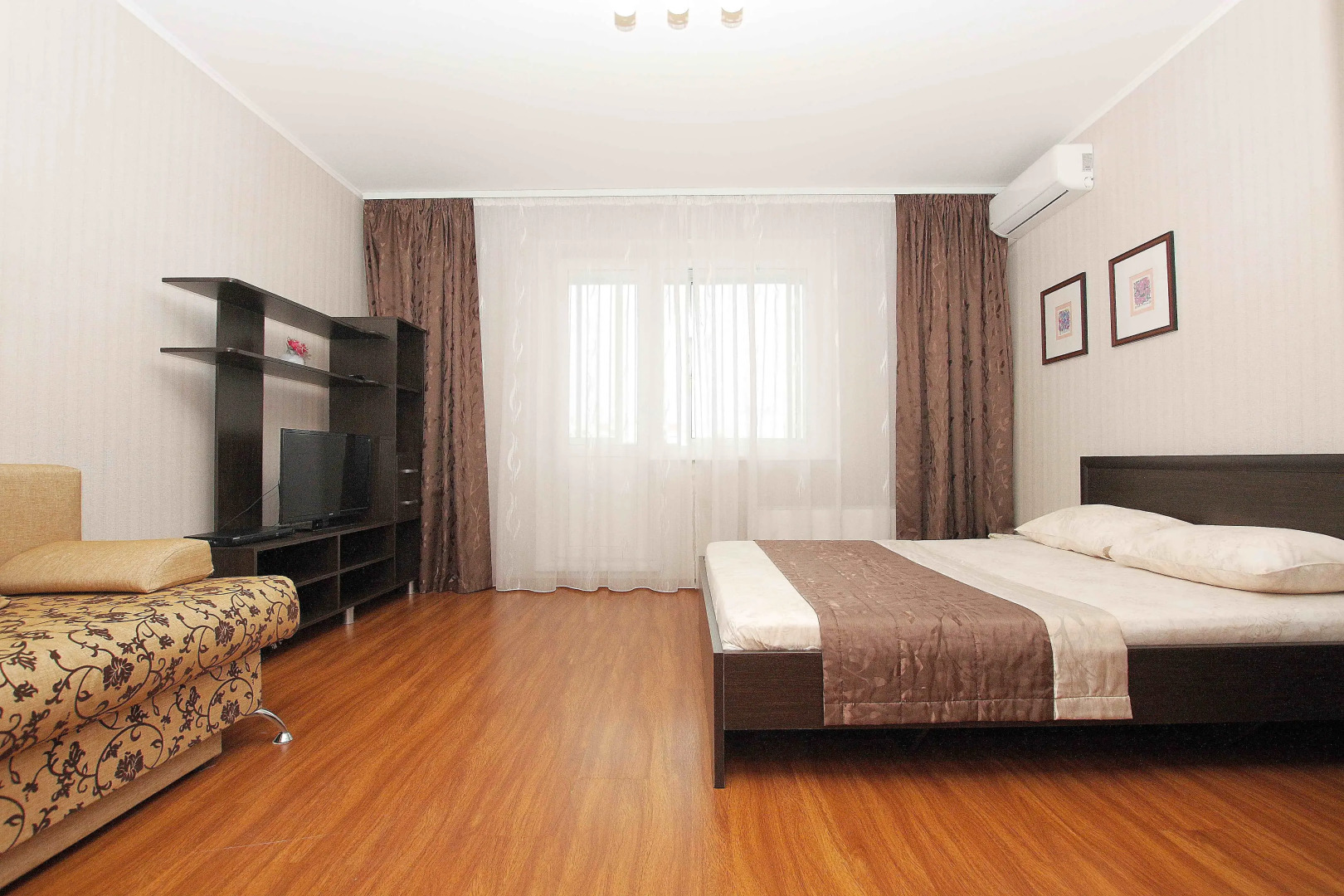 Альт Апартаменты люкс (054)