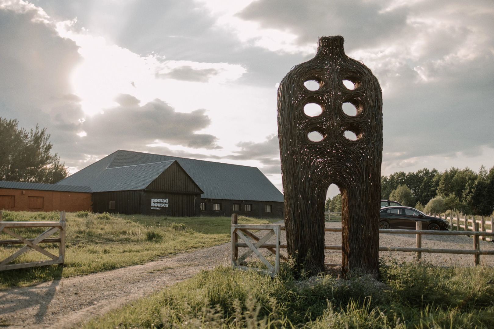 Частный дом Панорамные мини-домики на ферме Nomad Houses в Браславе