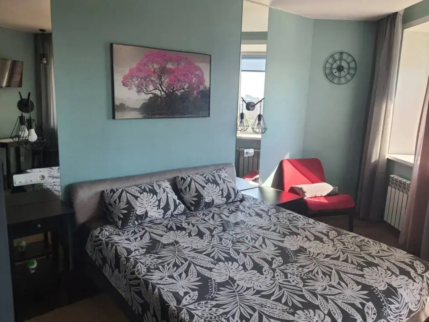 Апартаменты Студия с Балконом и Видом на Город на Гагарина