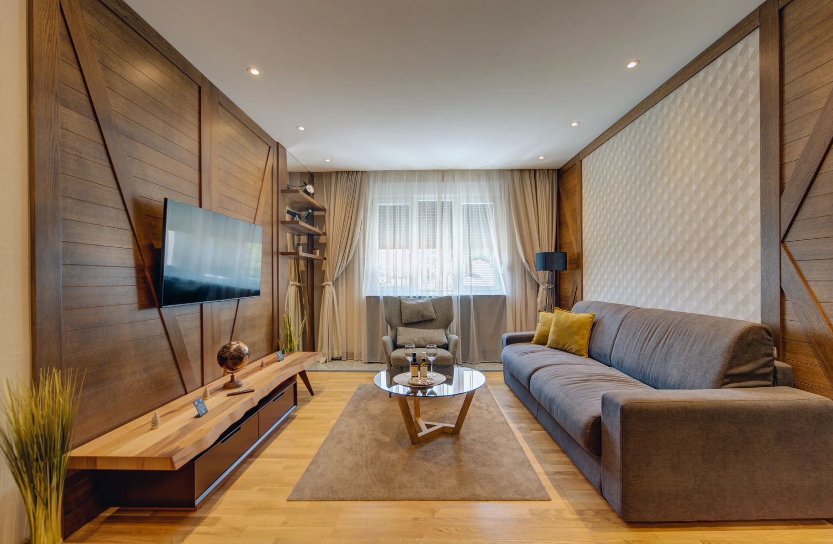 Modern Mountain CENTRAL 17 + parking Apartments