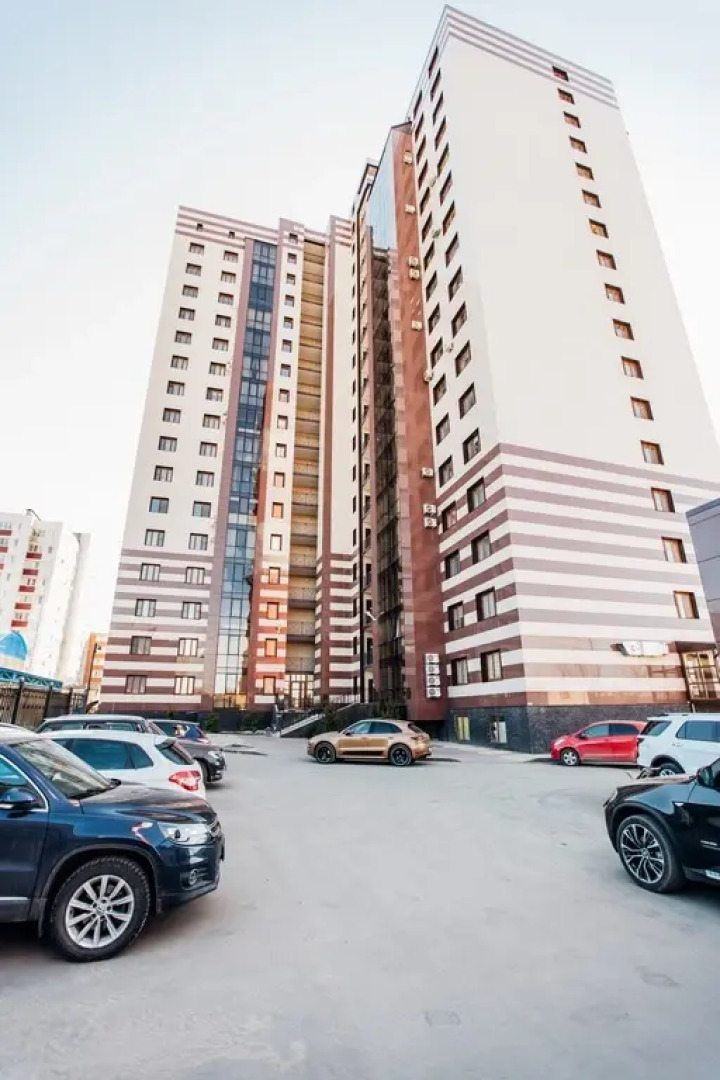 Апартаменты возле Музея Космонавтики в Новом доме с Панорамными окнами 4/16