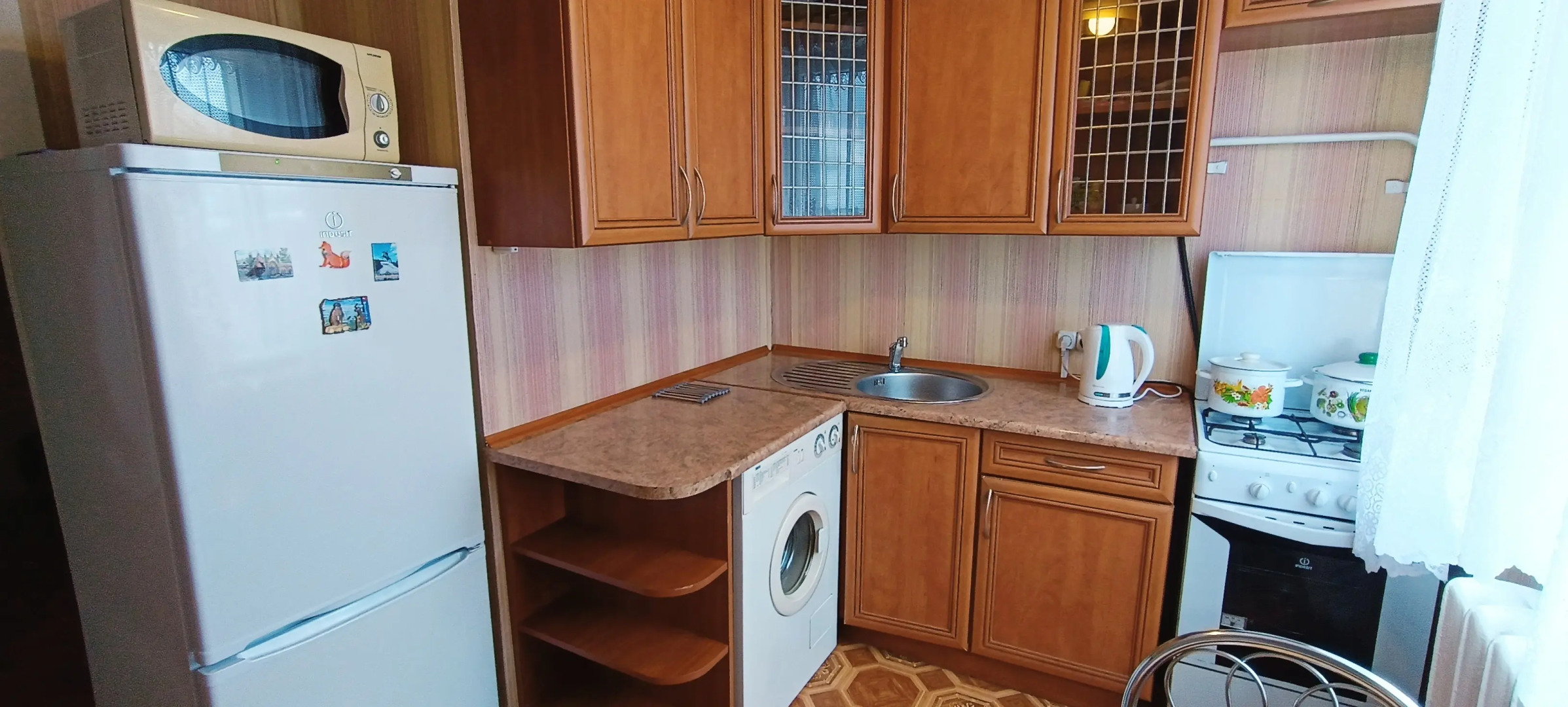 Апартаменты Центр, красивый вид на озеро, 9 этаж, лифт