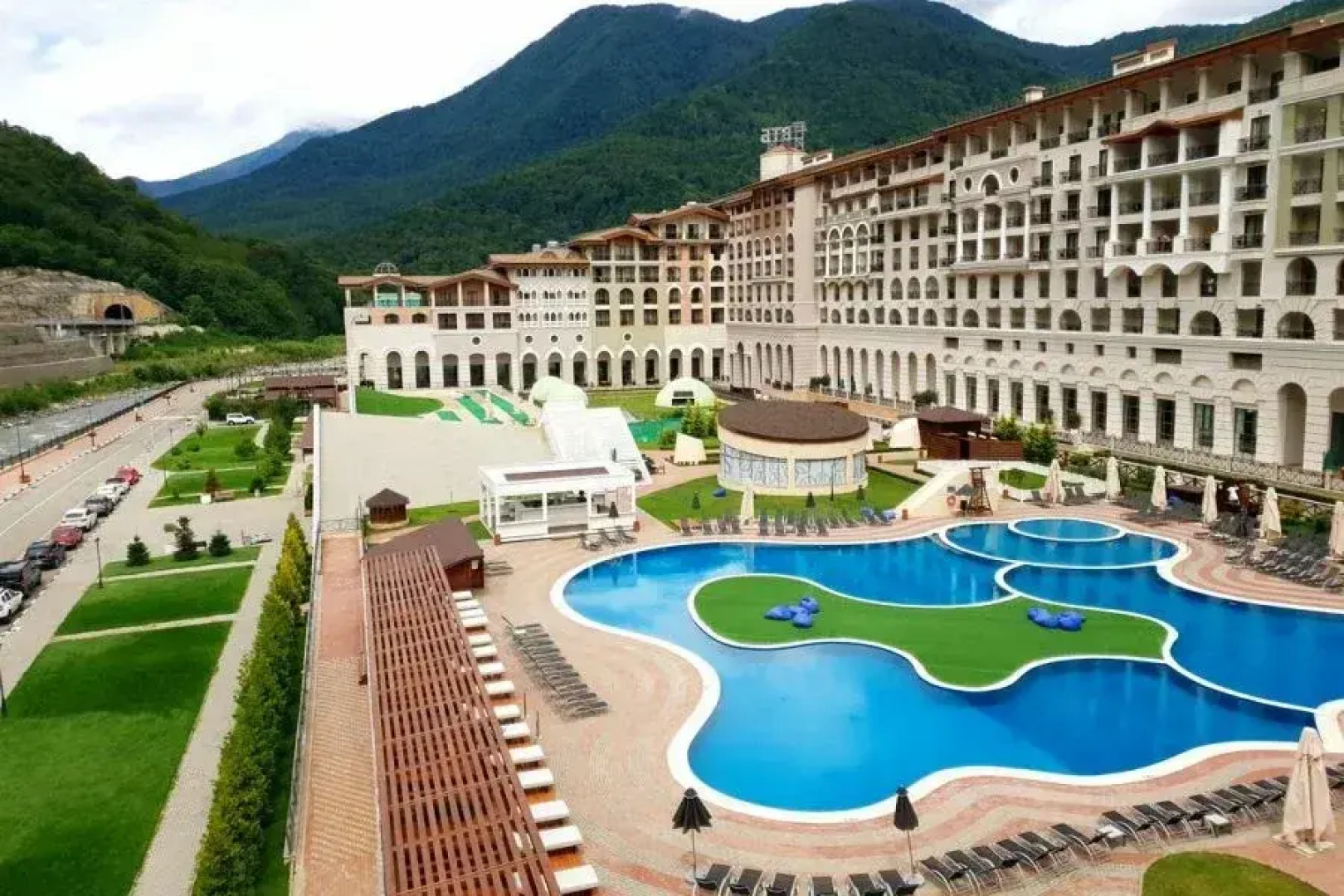 Отель Marriott Krasnaya Polyana