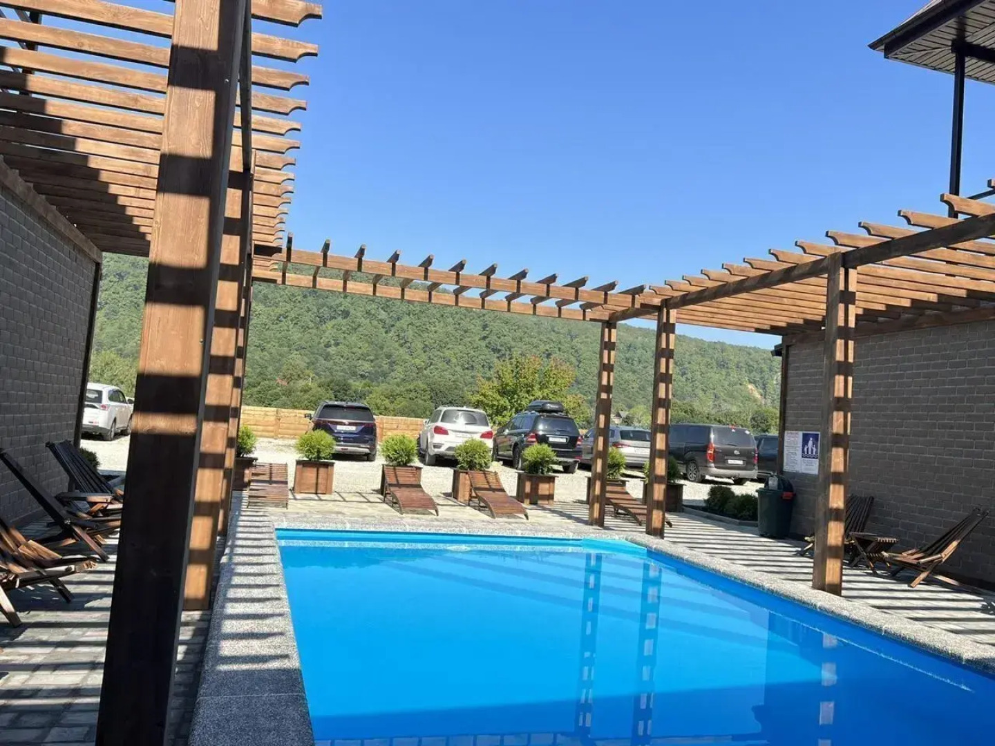 Частный дом с баней и бассейном