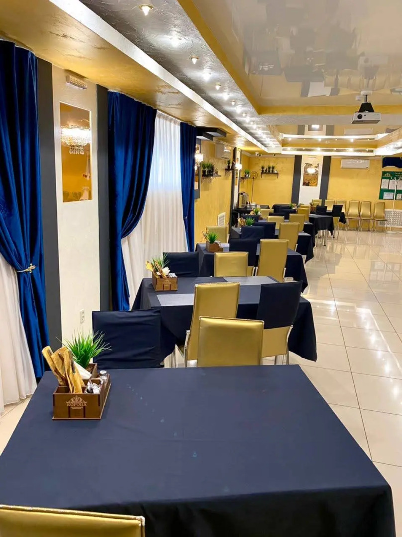 Отель Корона