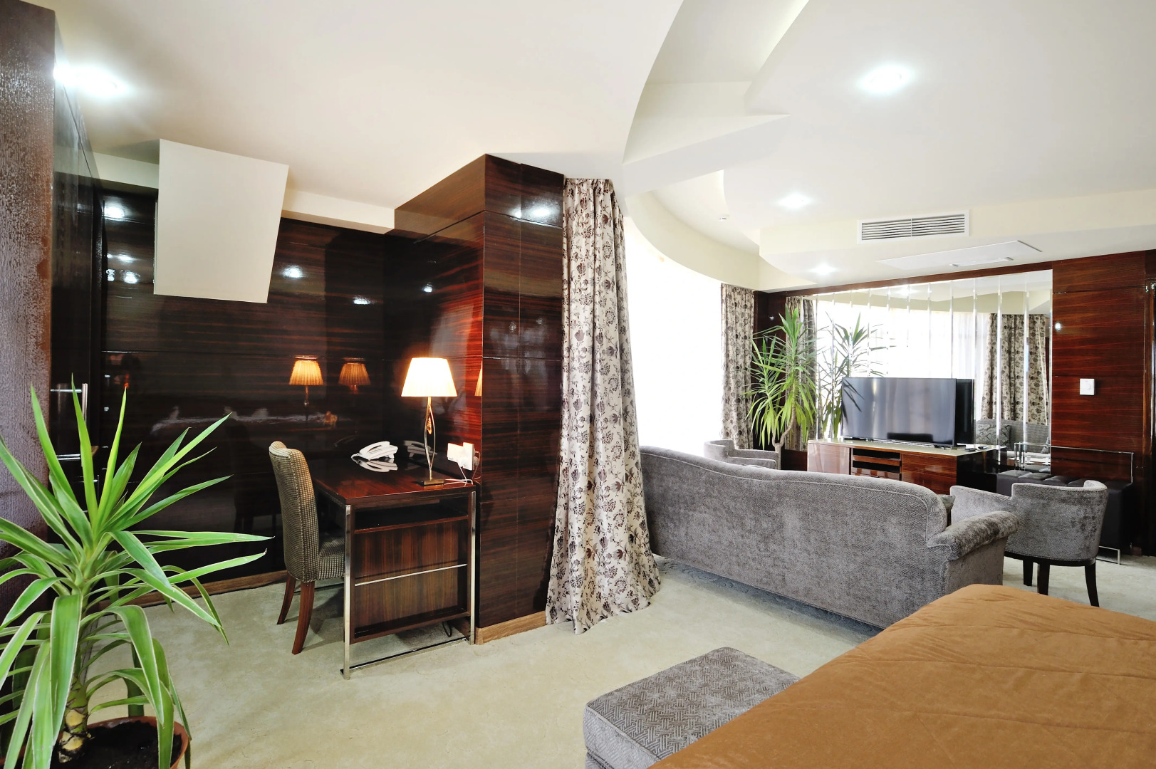 Отель Royal Riz