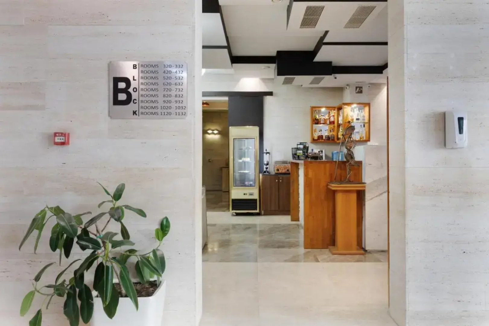 Отель Iveria Inn