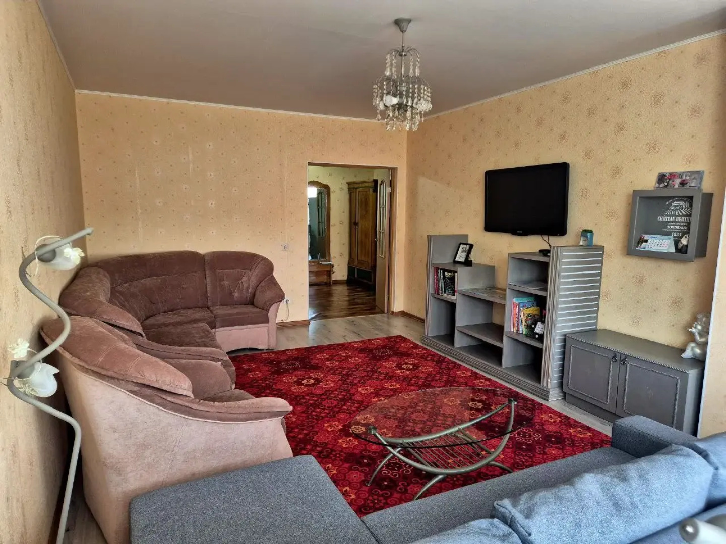 Квартира Просторная квартира с эркером в центре города-героя