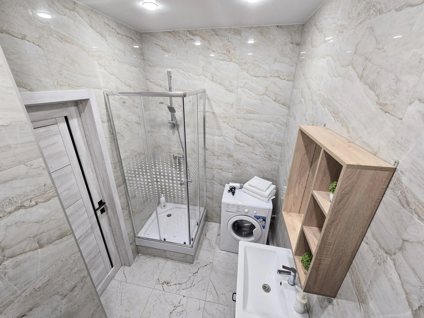 Квартира с большим телевизором и шикарным видом на реку Кубань 3