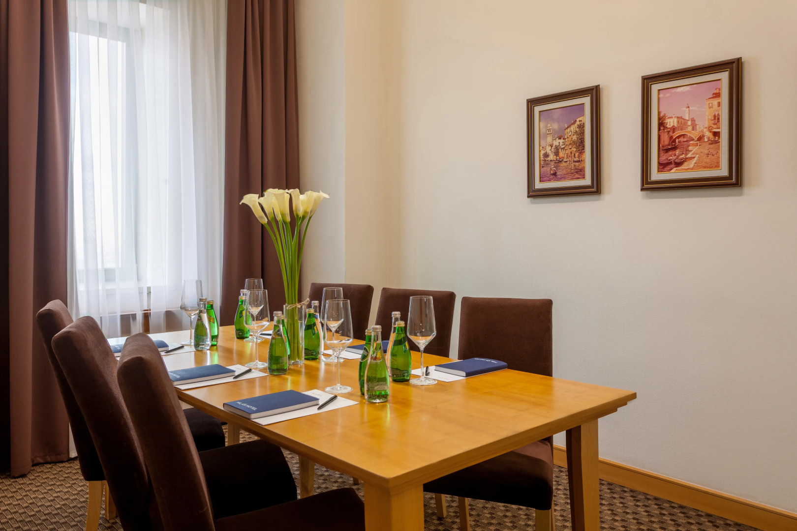 Отель Милан