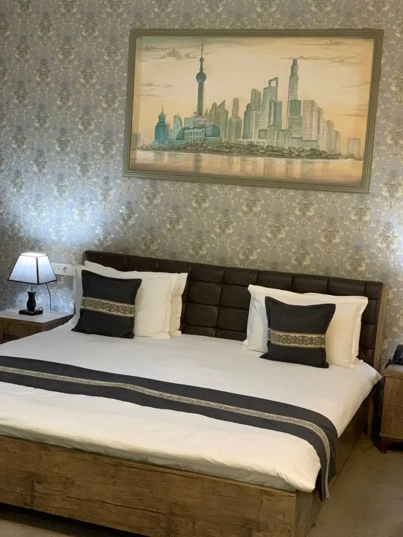 Отель Archie Family