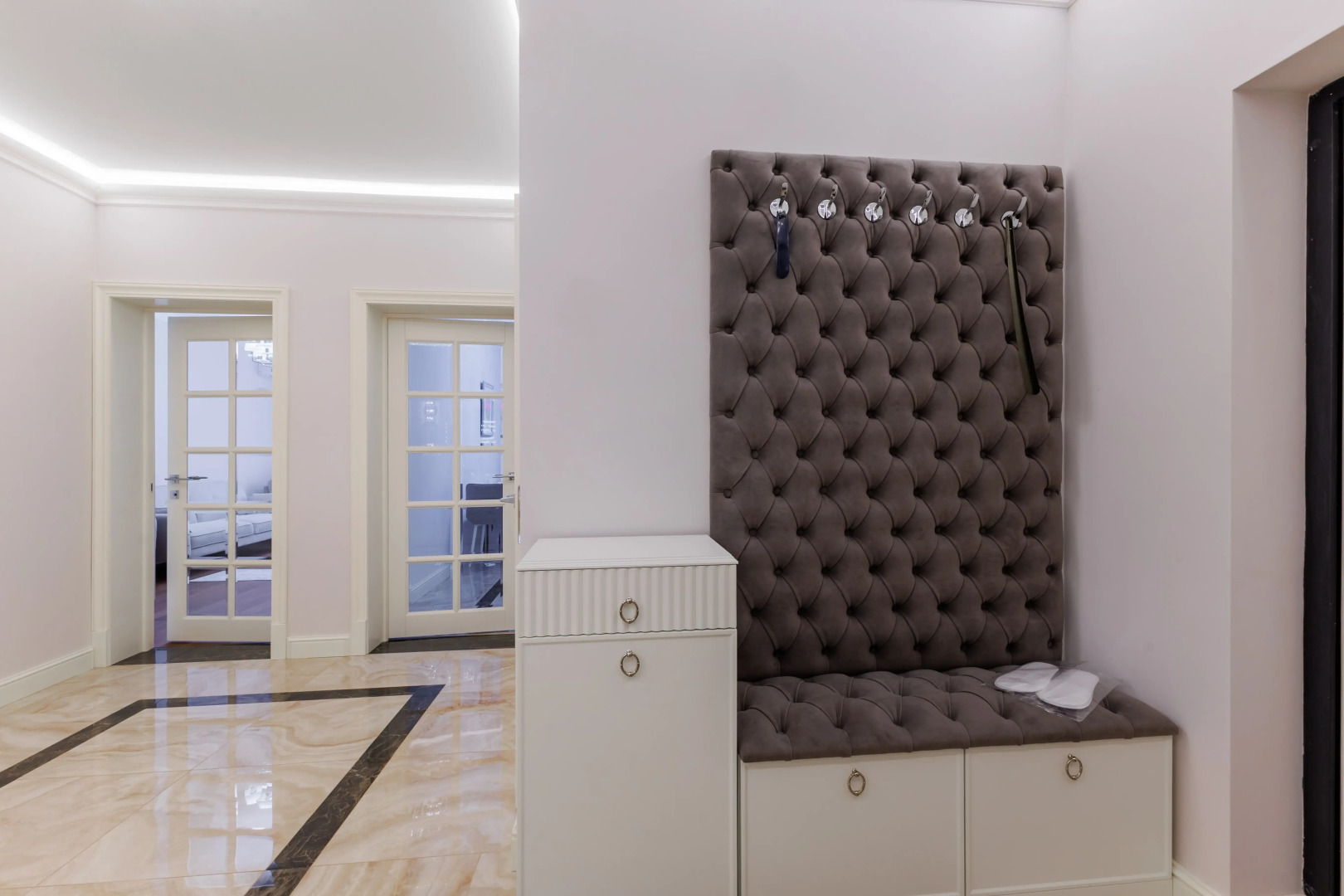 Апартаменты AURA с панорамными окнами и видом на горы