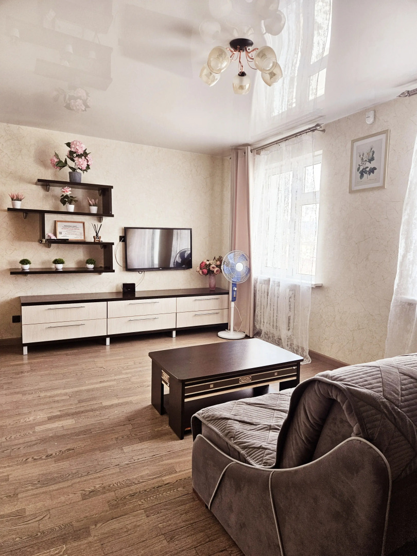 Квартира Комфортная еродвушка на Емельянова 35а