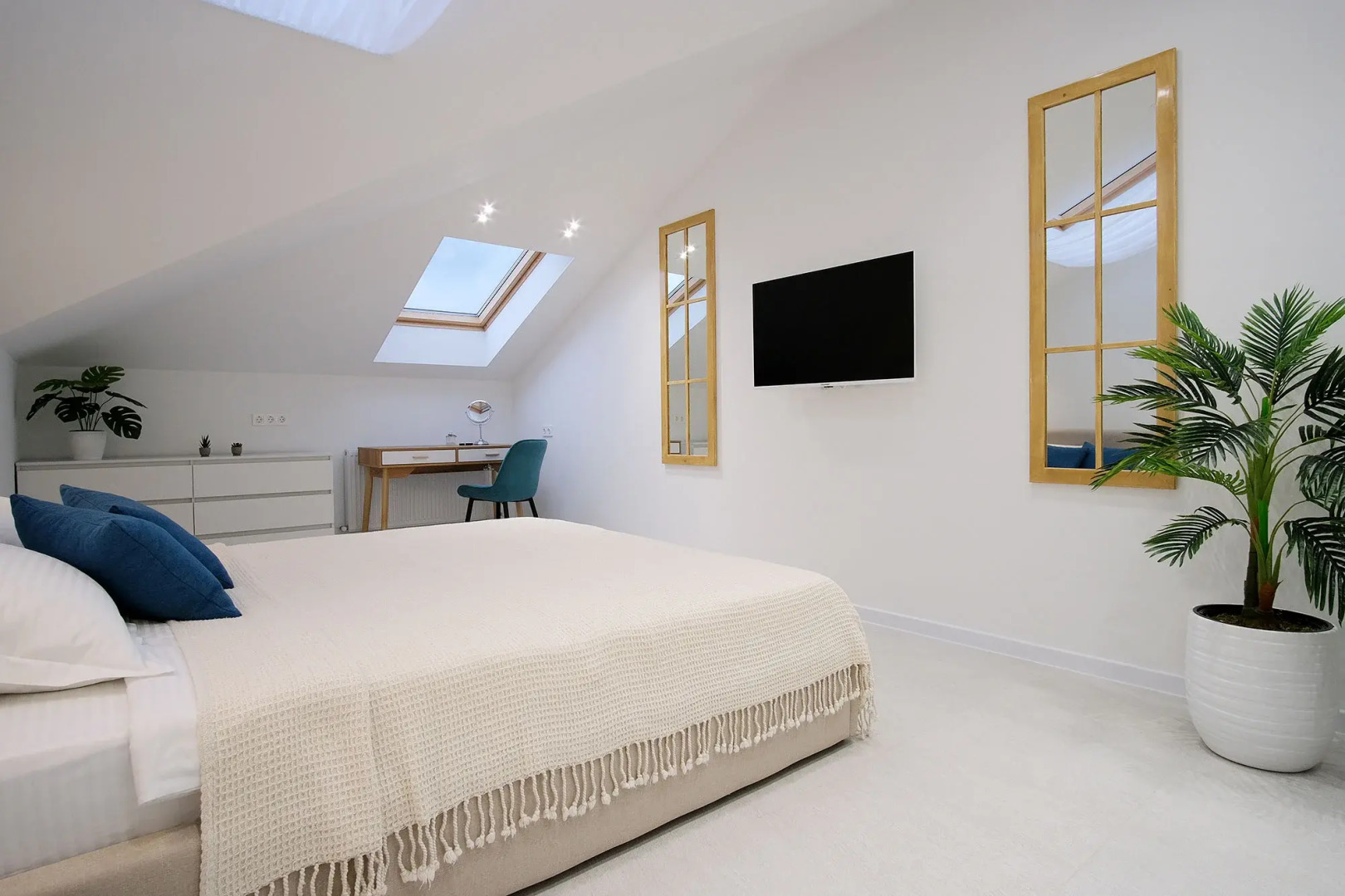 Апартаменты Дизайнерская мансарда в 150 метрах от моря