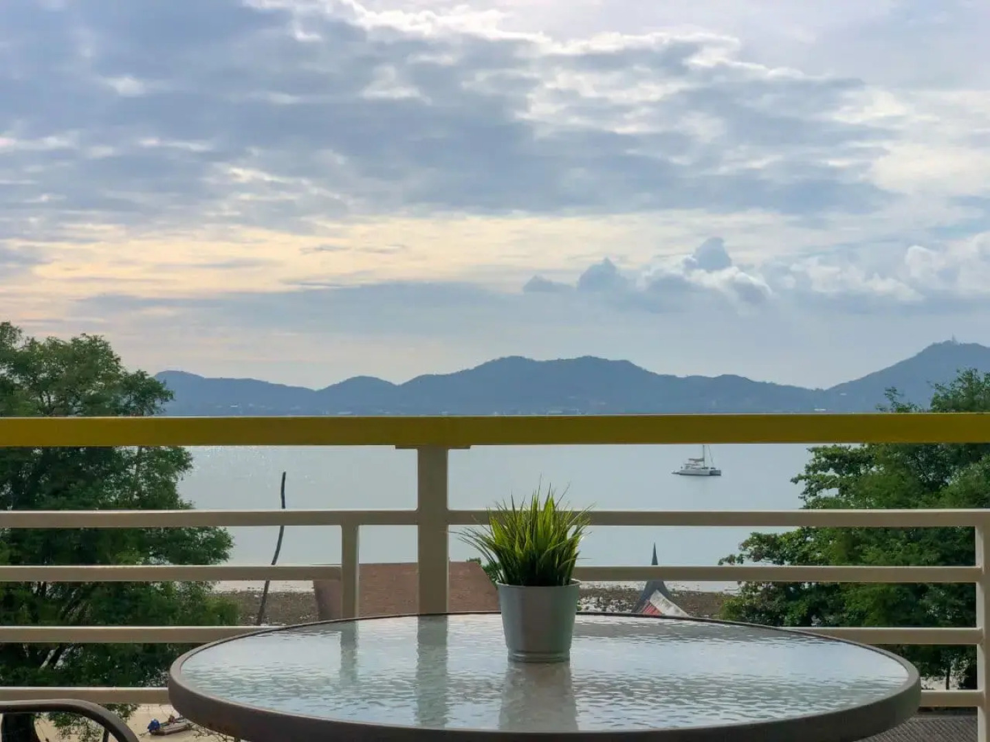 Апартаменты Sea Dreamer Beachfront Apartment