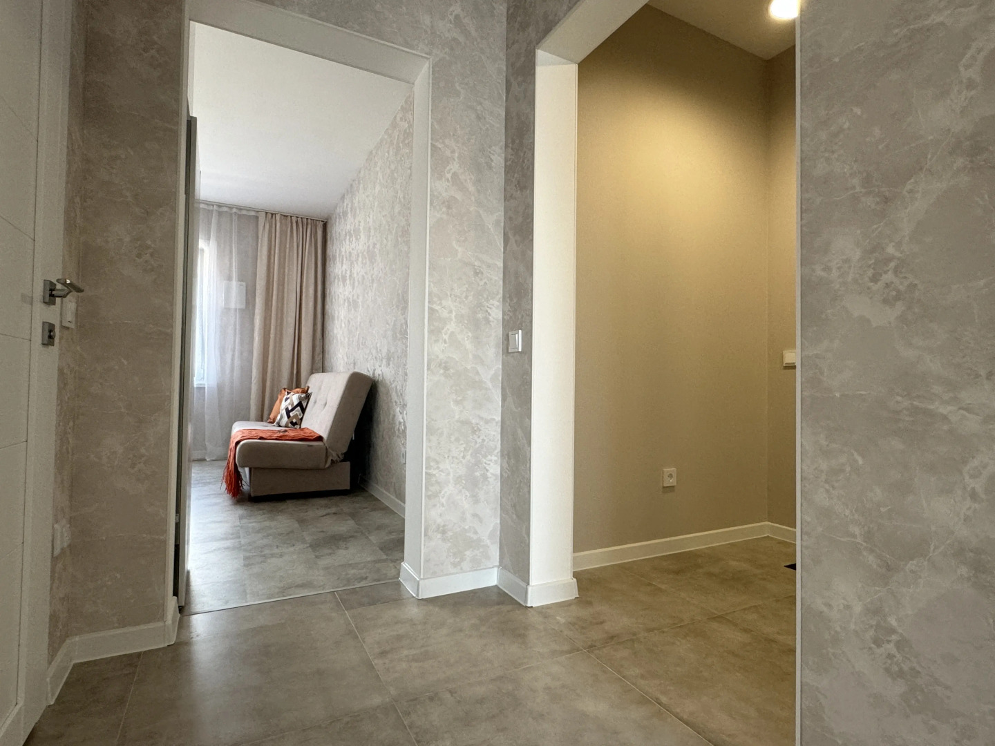 Квартира Евро 2-ком Гусарская 12-55 КакДома напротив Аэропорта