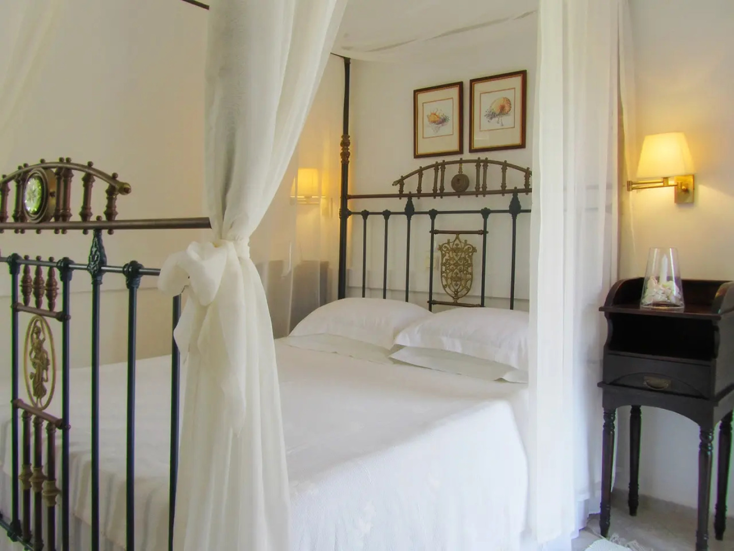 Отель Porto Scoutari Romantic Hotel & Suites