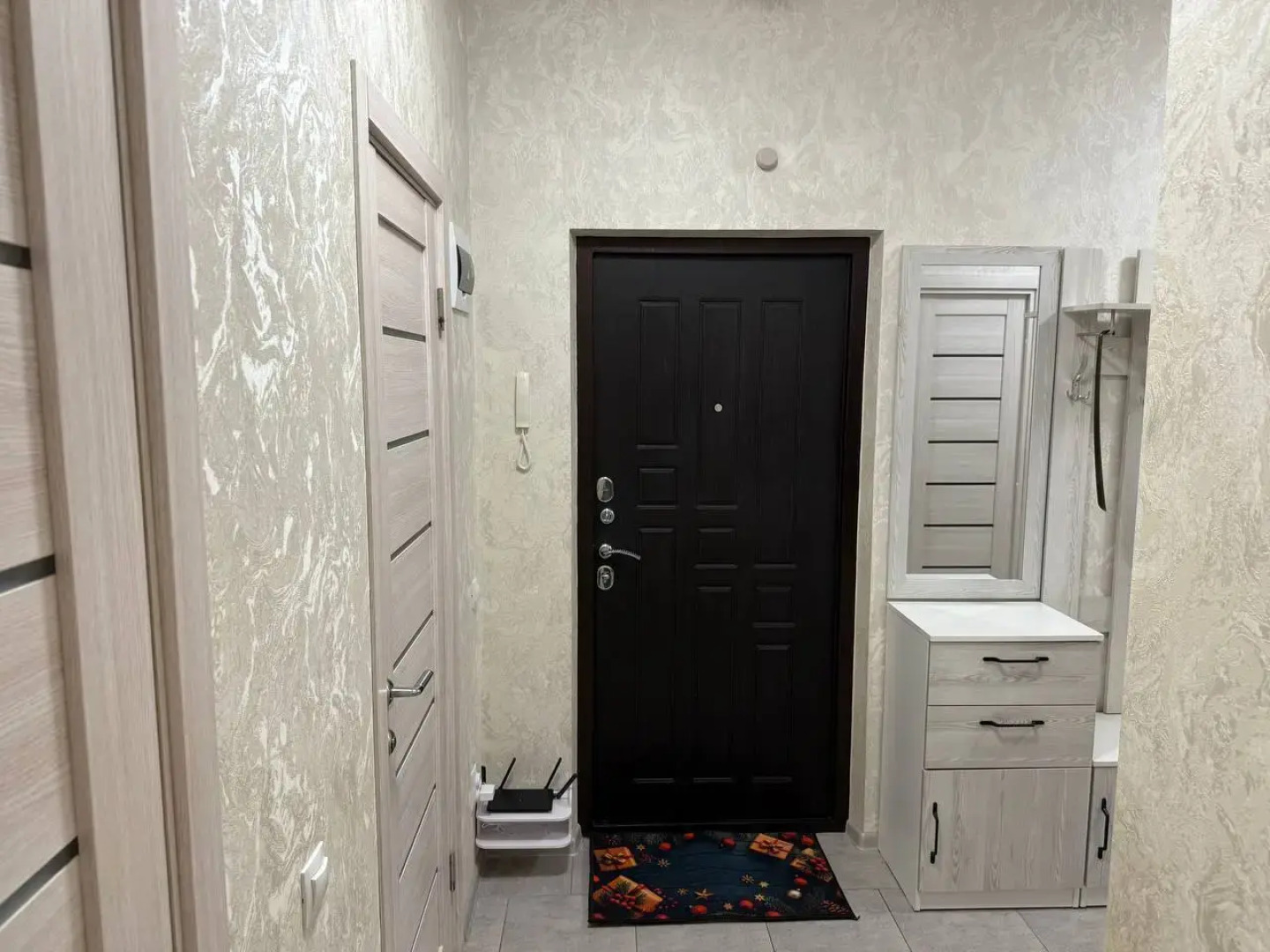 Квартира с видом на реку Великая