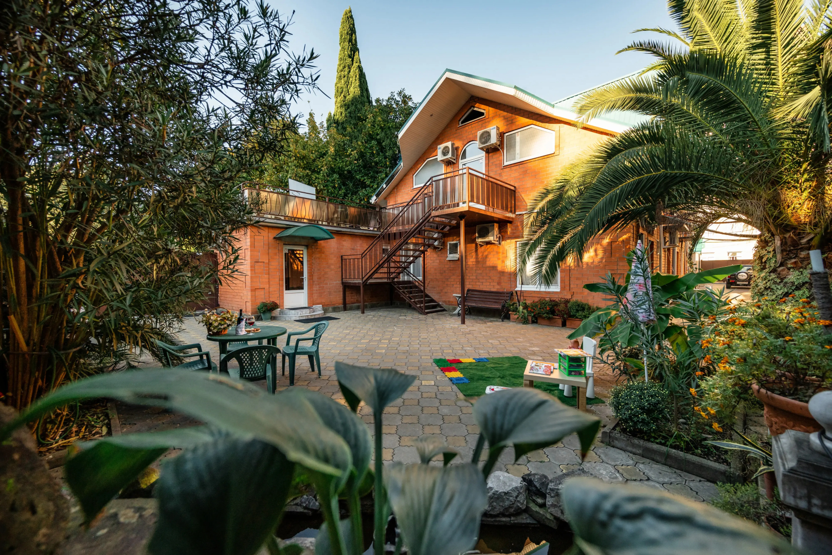 Меблированные комнаты Азалия Центральный