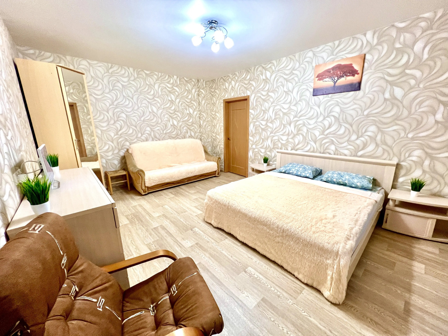 Уютные Апартаменты в ЖК Радужный Люкс (ул. Солнечная д. 2)