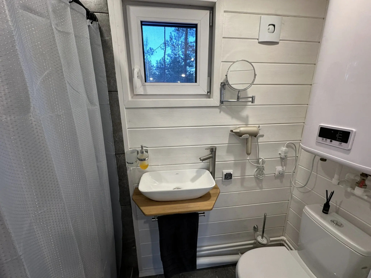 Частный Дом Над Рекой - Лес