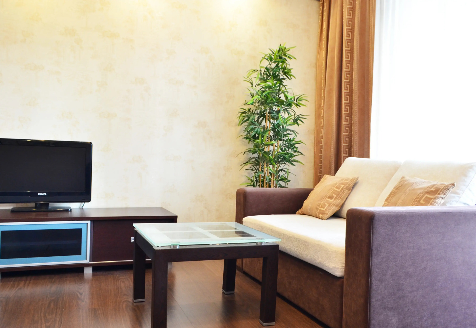 Апартаменты Рядом с центром на Татищева 53