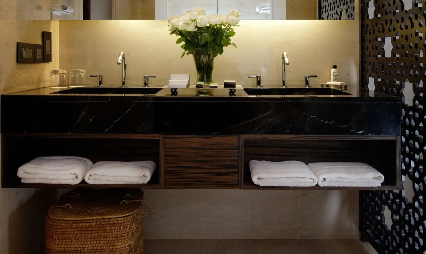 Отель The Ivy KCG