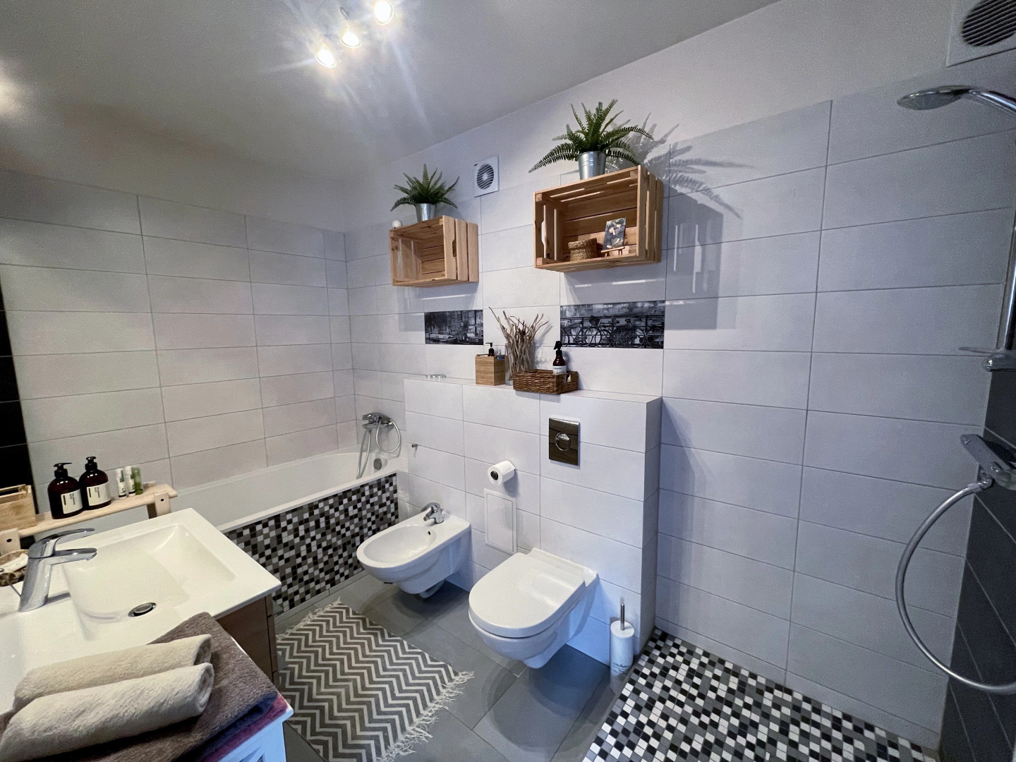 Квартира Трехкомнатная Cемейная в Amalienau