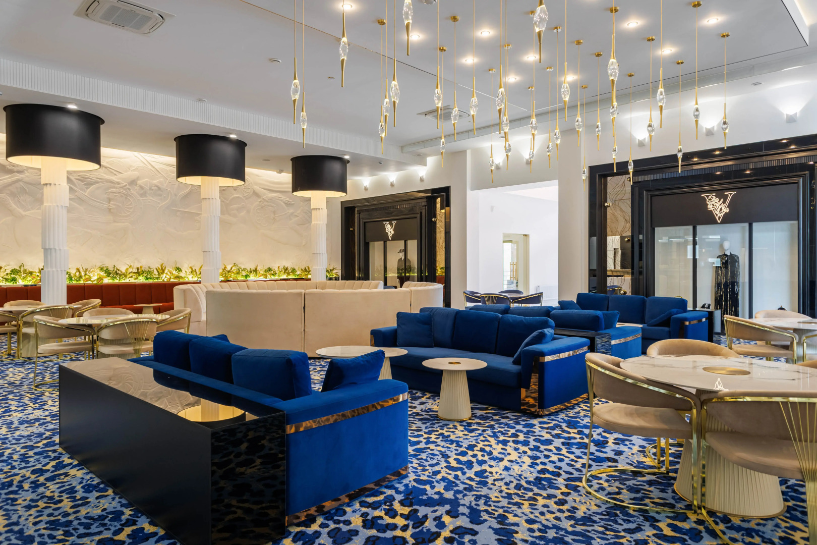 Отель Космос Ла Валли