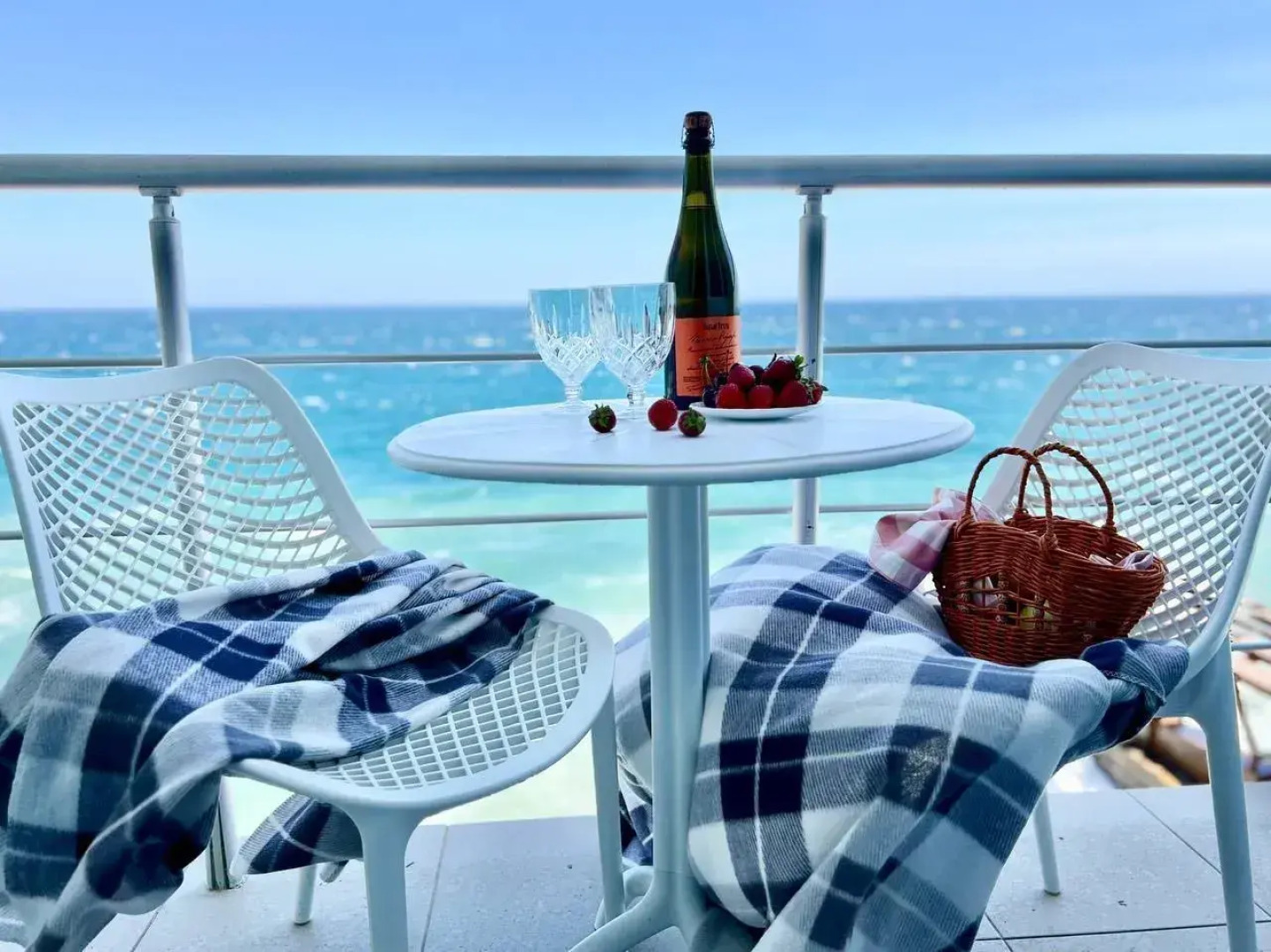 Апартаменты на набережной Пушкина, 17, Гурзуф