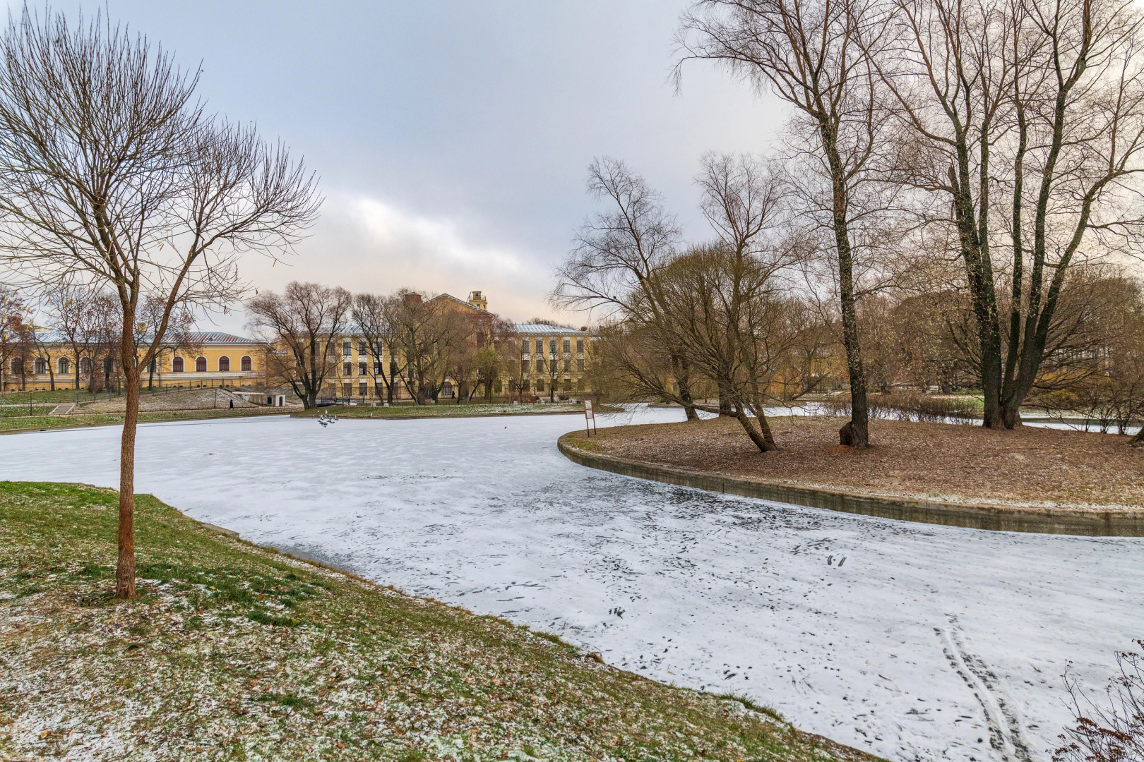 Апартаменты iRon Cat Loft Fontanka Семейный Лофт