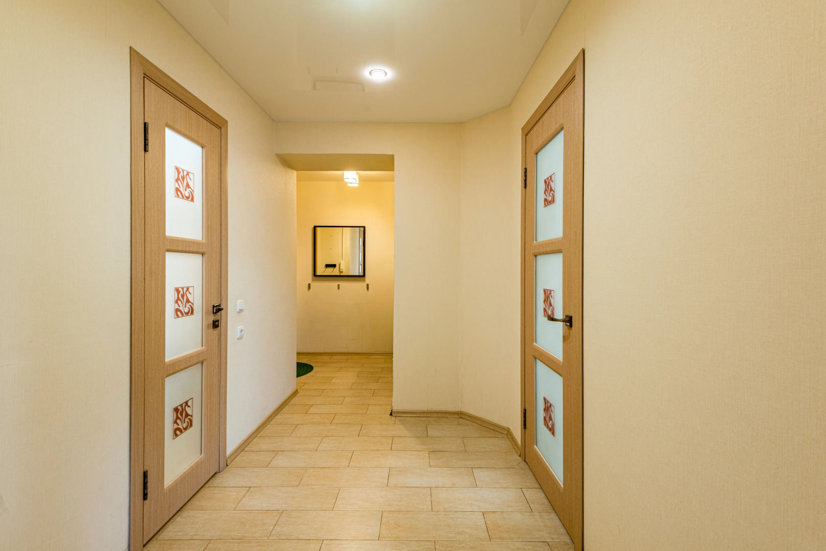 Квартира 1-к у залива на Маркова 8/1 от RentAp, 4 сп.места