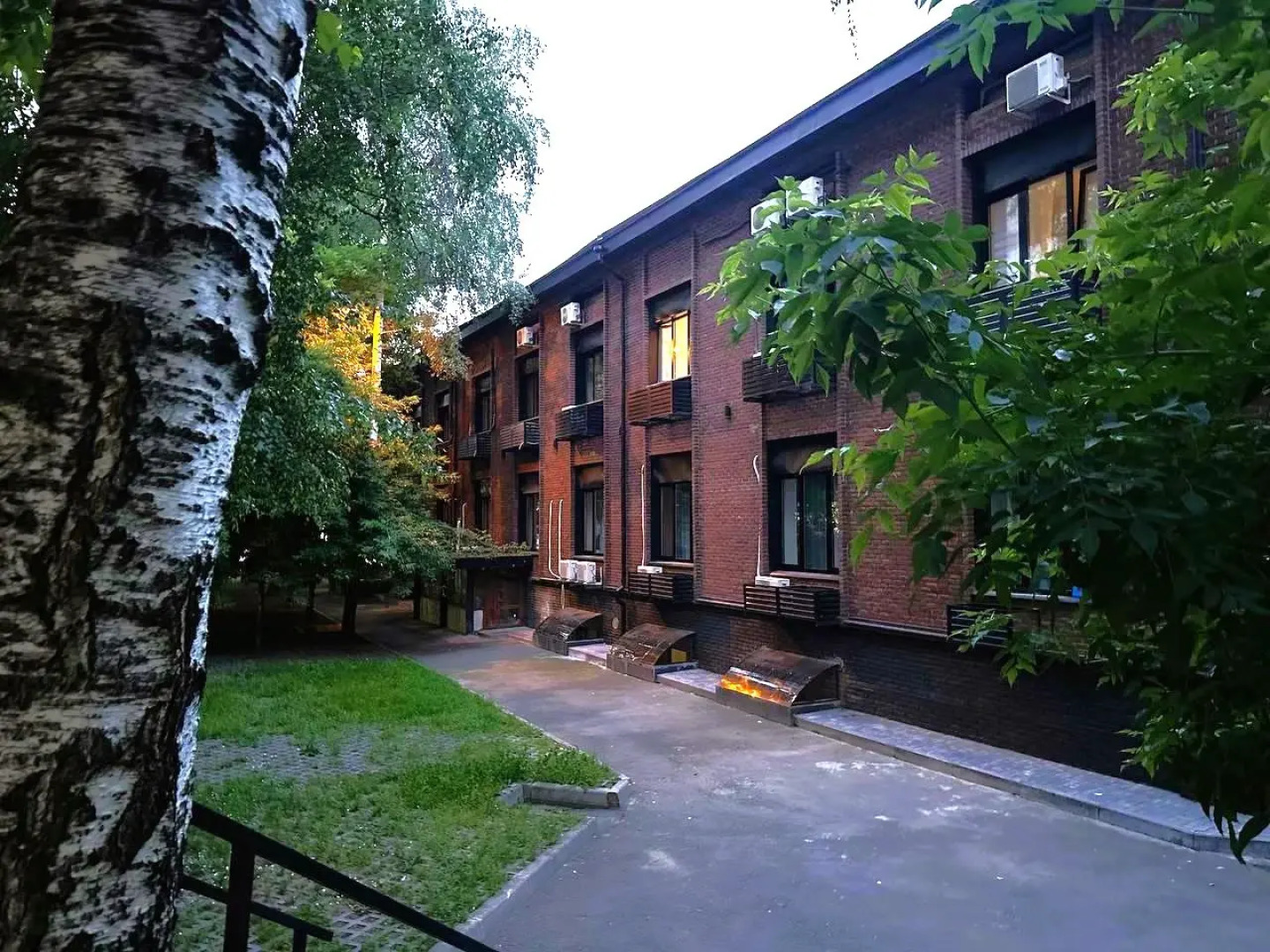 Апартаменты Современные в Скандинавском Стиле с Мансардными Окнами в Центре Москвы