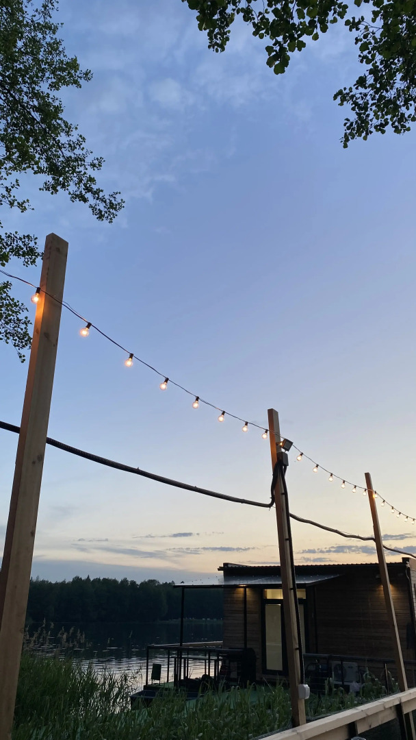 Бунгало Хаусбот на Озере Таир