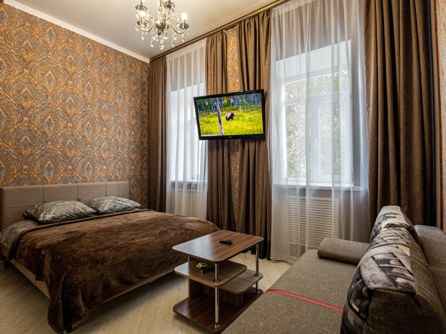 Апартаменты четырехкомнатные с видом на крепостную стену