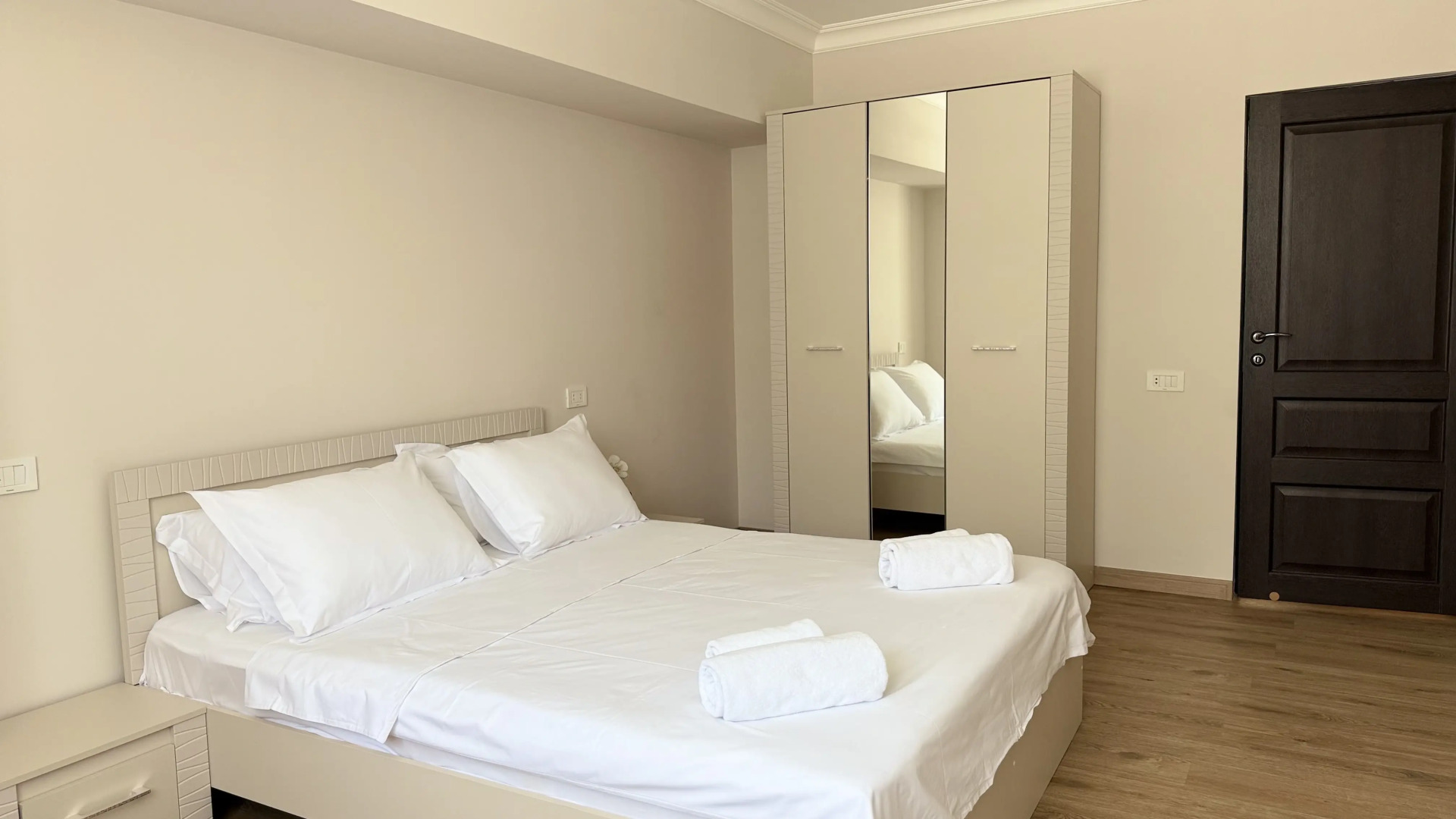 Апартаменты с 2 спальнями в центре города от Sweet Home