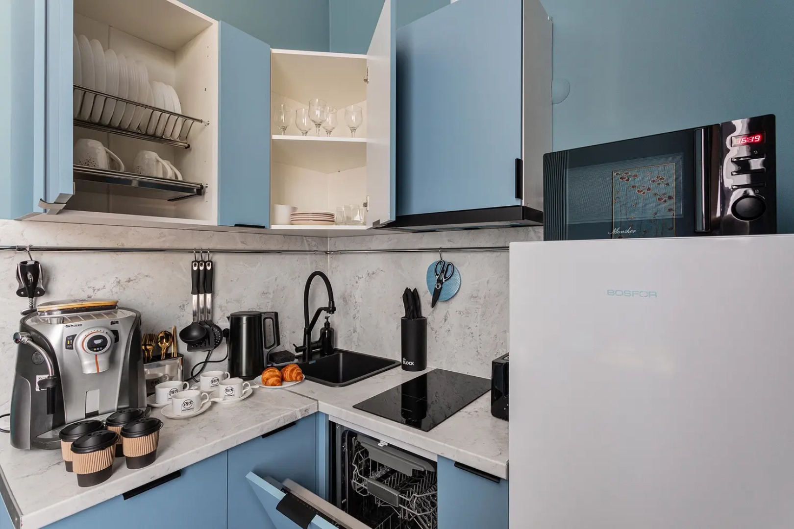 Апартаменты FullHouseApart дизайнерская четырехместная студия на вокзальной площади