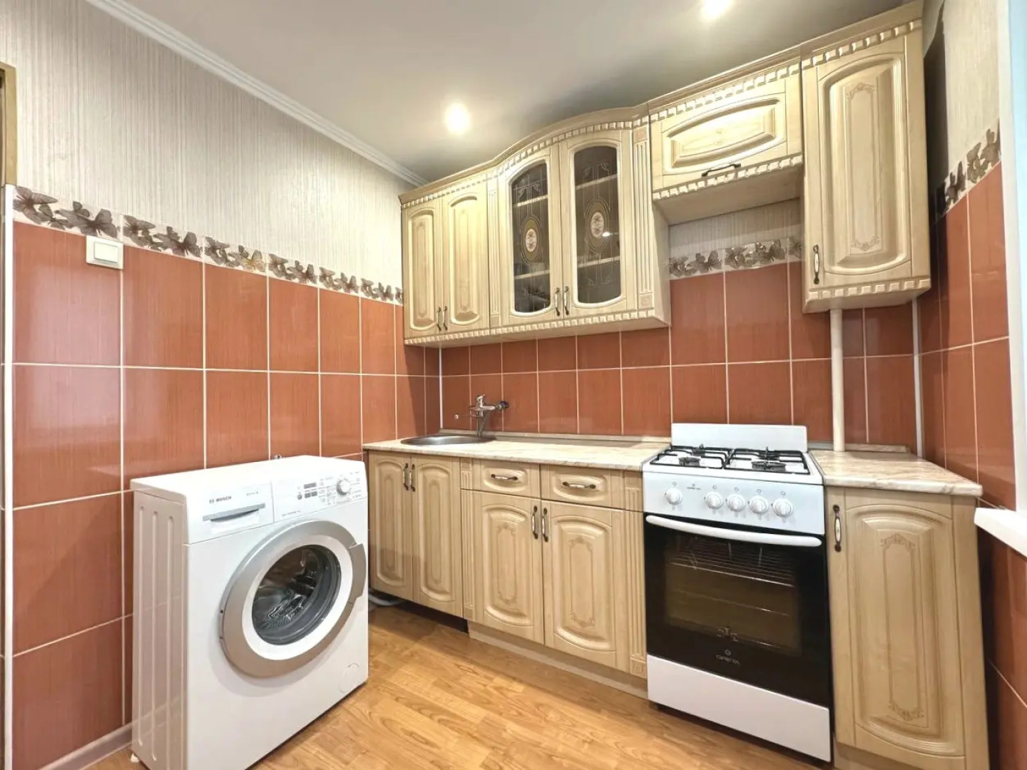 Квартира двухкомнатная в центре на Дзержинского рядом с РИАцентром