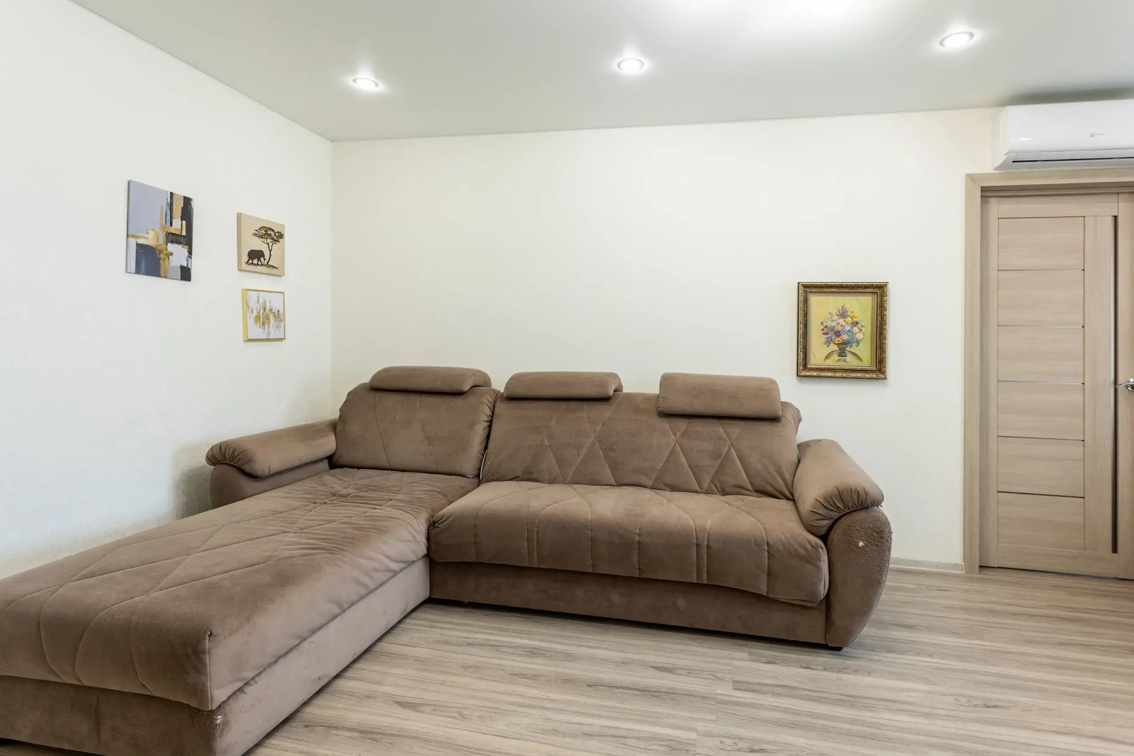 Квартира Шикарная трехкомнатная